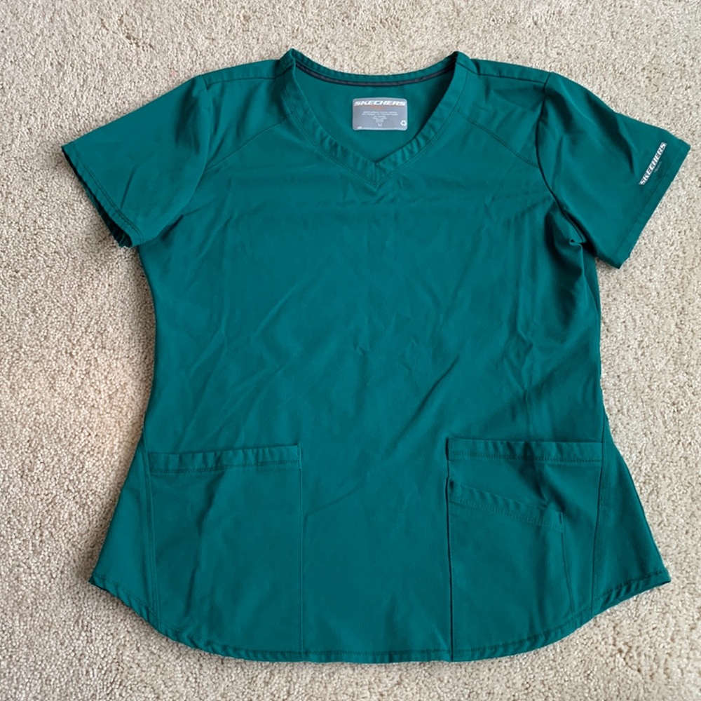 BARCO Uniforms Skechers Green Scrub Top - with pockets
